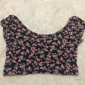 Floral crop top (good condition)